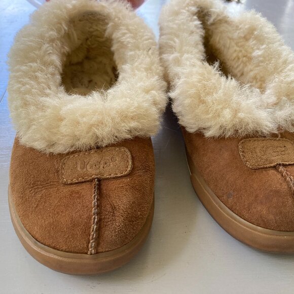 UGG Moccasins Slipper Shoes Sz 8 Women Chestnut Sheepskin Lined - Picture 1 of 13